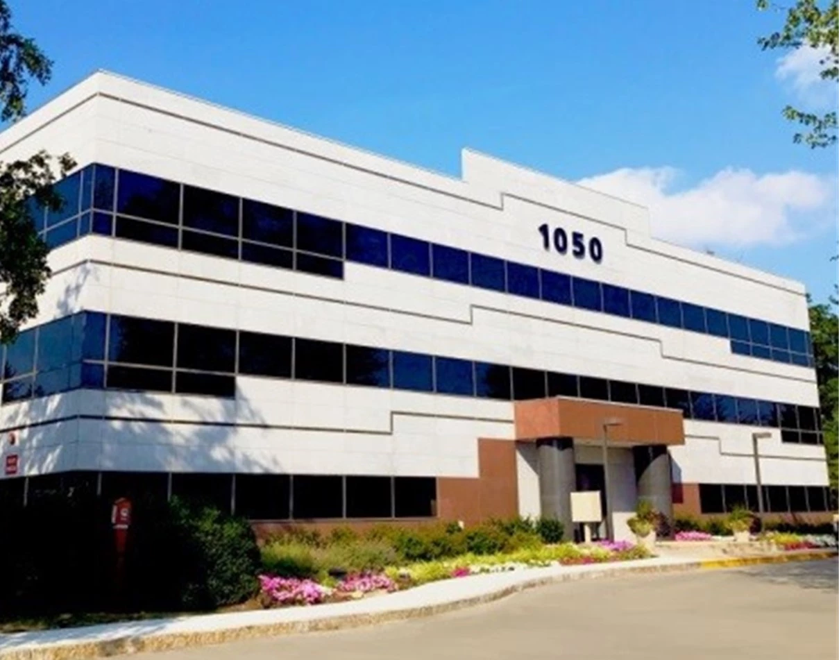 1050 Hingham exterior